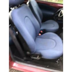 Ford KA 1.3 I 51KW 2005 Rood