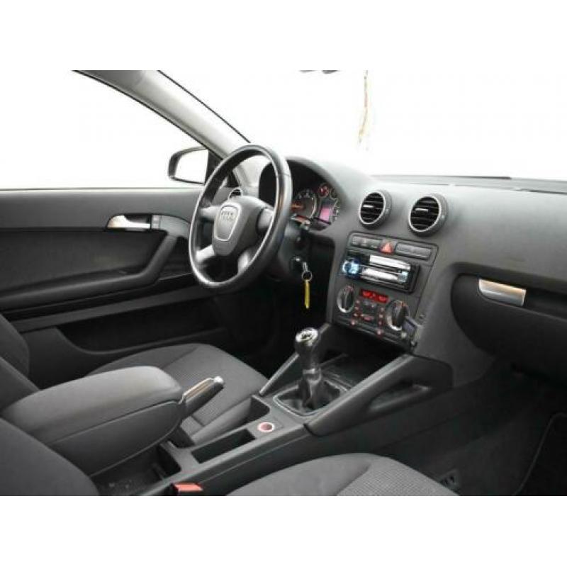 Audi A3 1.9 TDI ATTRACTION / TREKHAAK / CLIMATE CONTROL