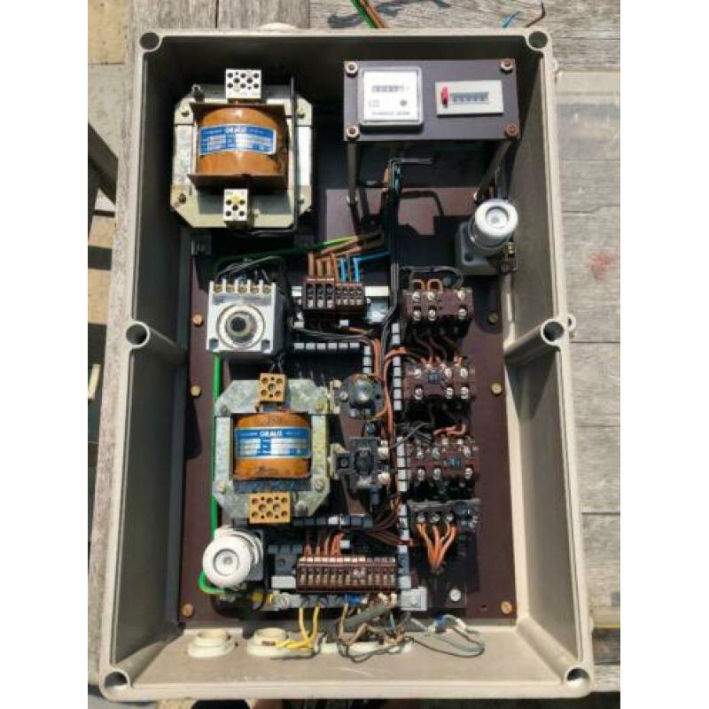 7. Eaton Holec Halyester pompbesturing / schakelkast +schema