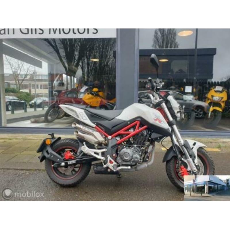 Benelli Tornado Naked T 125,2018 2400km als nieuw