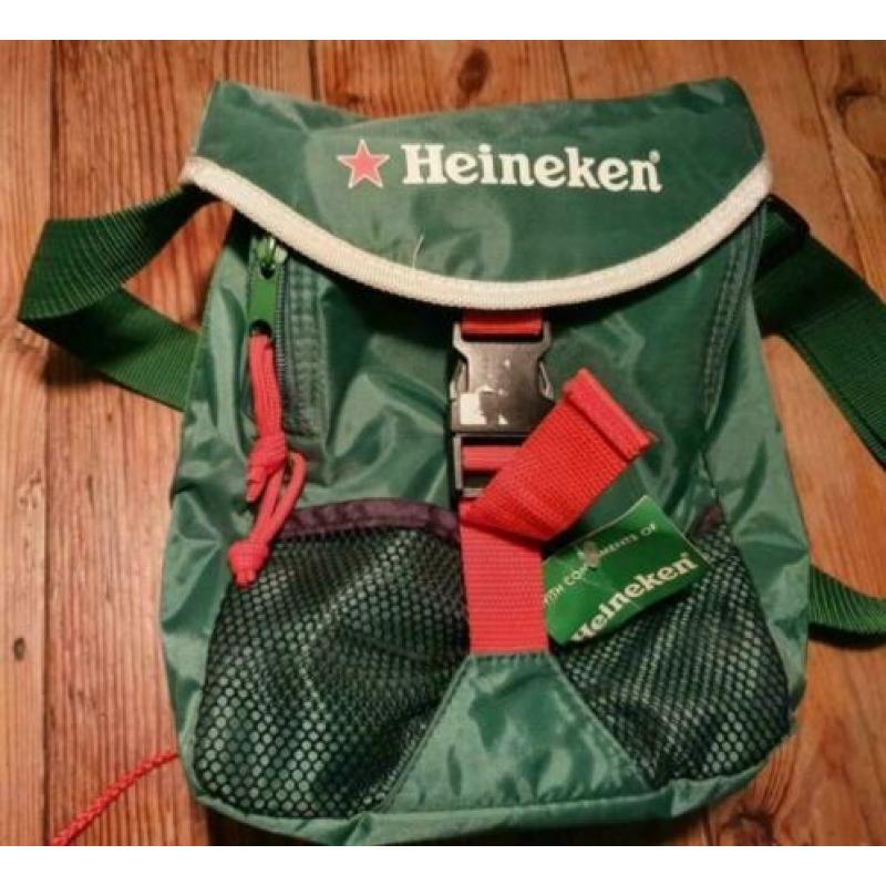 Vier Heineken bier koeltasjes.