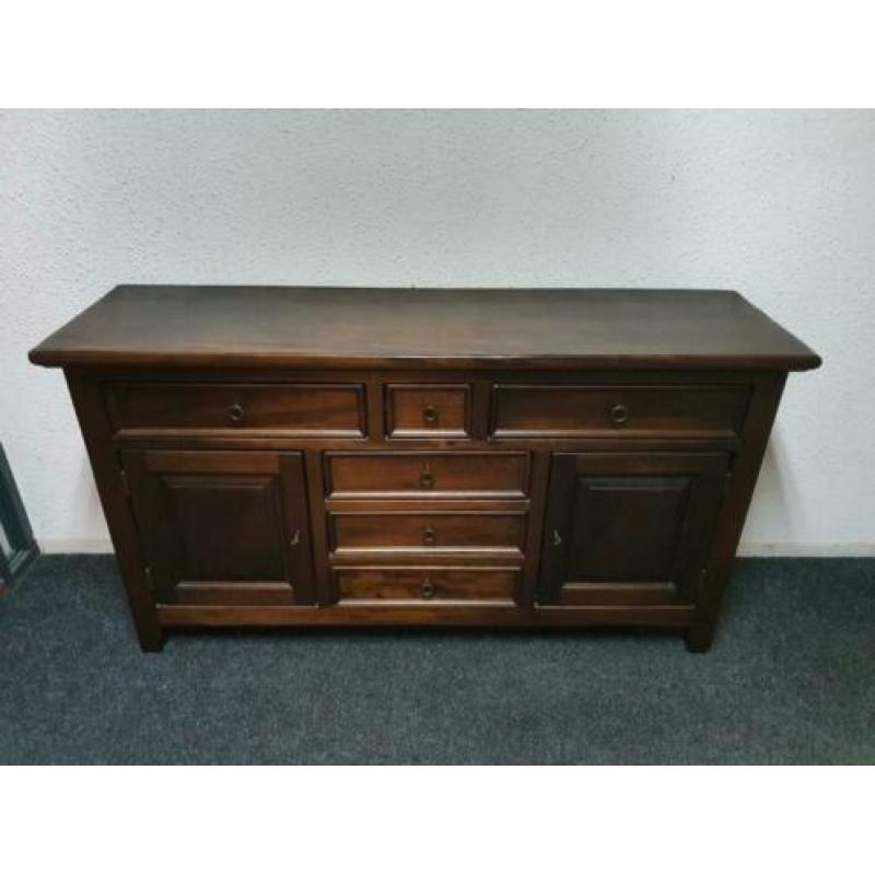 Uitverkoop!! Mooie koloniale dressoir voor €110,-!