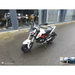 Benelli Tornado Naked T 125,2018 2400km als nieuw