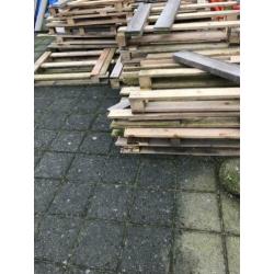 *gratis ; pallet hout!*