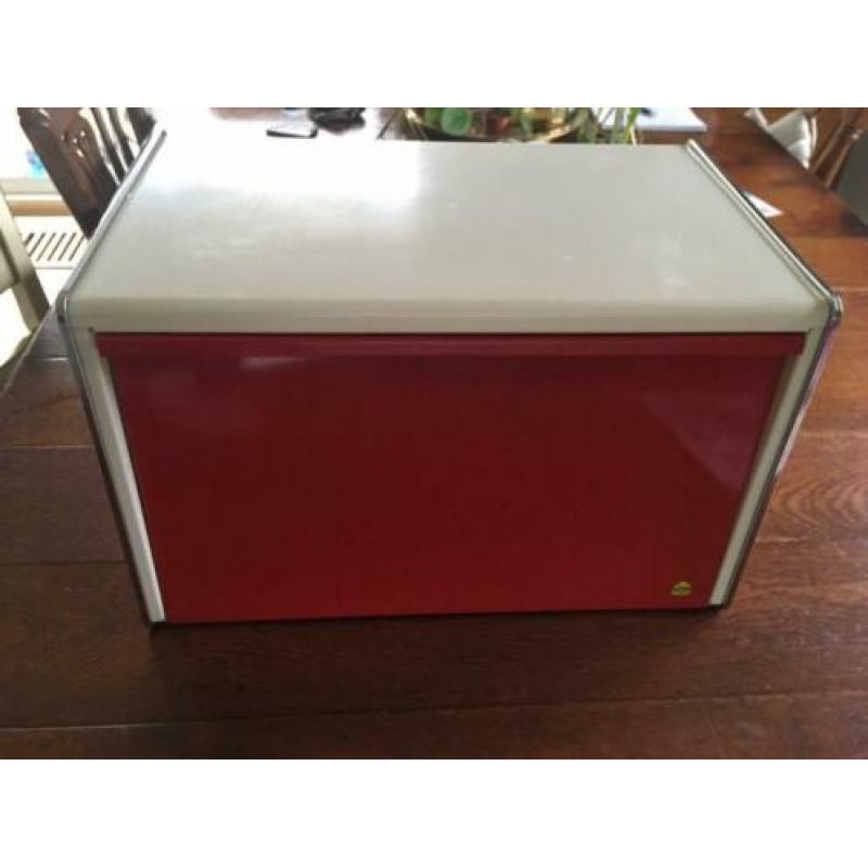 Retro brabantia broodtrommel rood wit met roosterplank erin