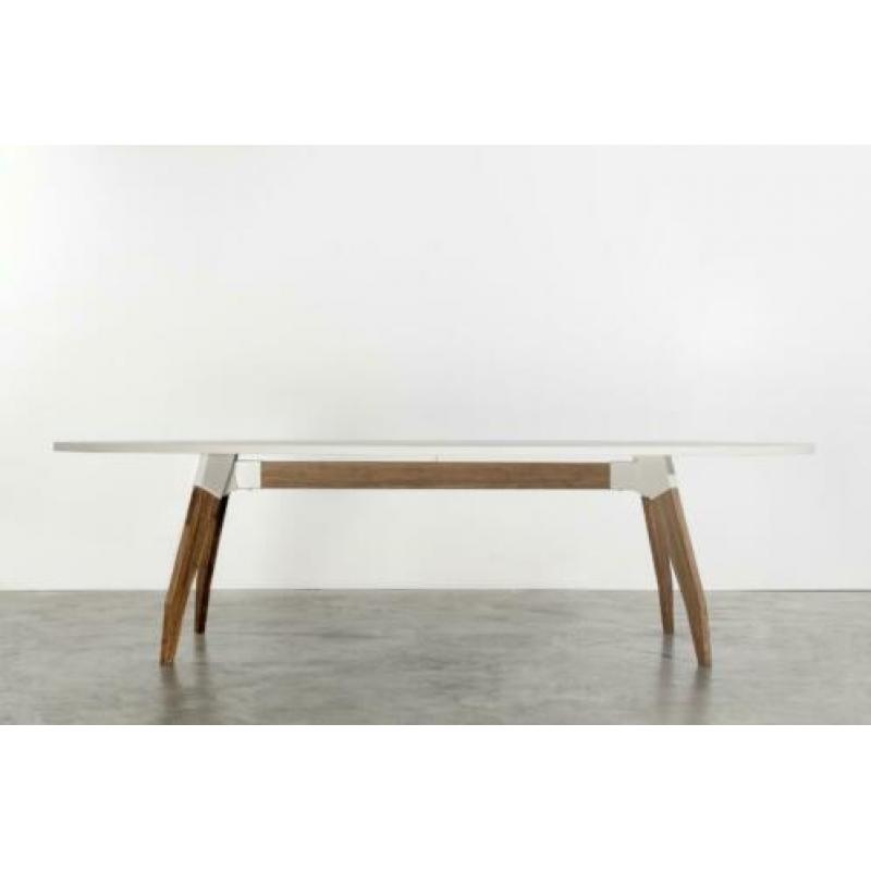 eettafel Lino van Oormerk Studio uit 2014