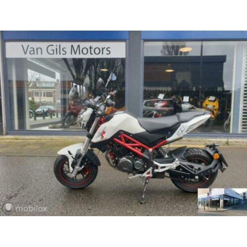 Benelli Tornado Naked T 125,2018 2400km als nieuw