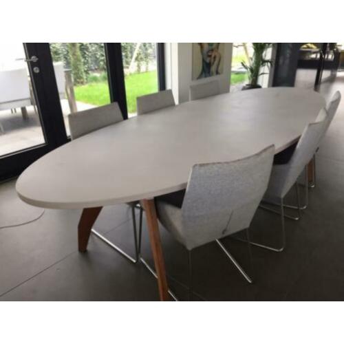 eettafel Lino van Oormerk Studio uit 2014