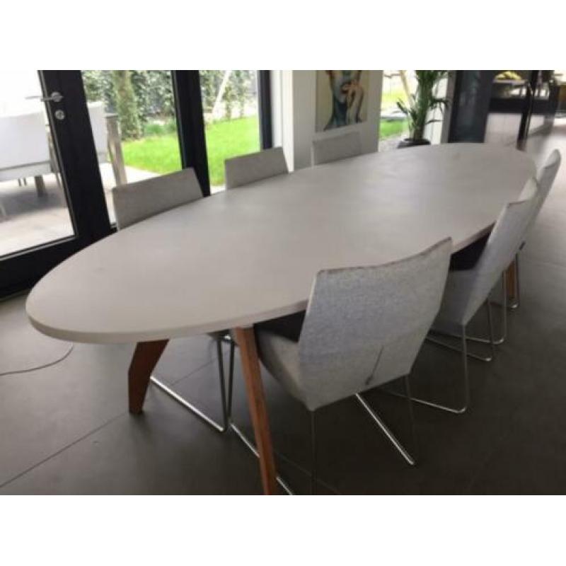eettafel Lino van Oormerk Studio uit 2014