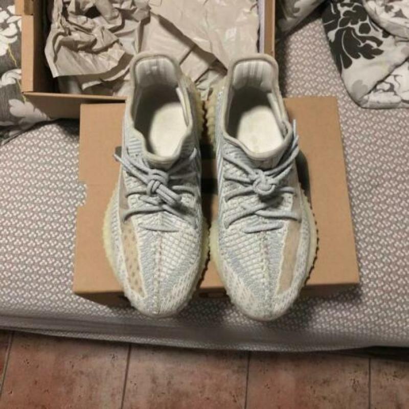 Yeezy boost 350 v2