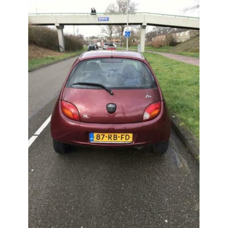 Ford KA 1.3 I 51KW 2005 Rood