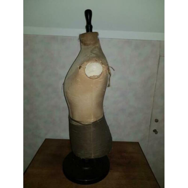 Antieke zijde tafelbuste 2 *schapenweide *