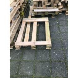 *gratis ; pallet hout!*