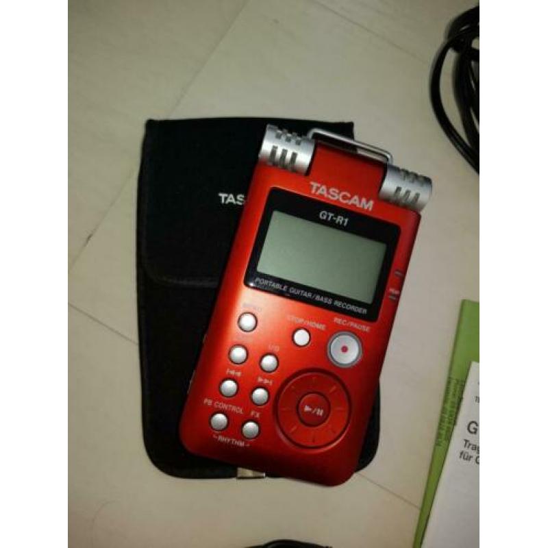 Tascam GT-R1 gitaar/bastrainer en recorder