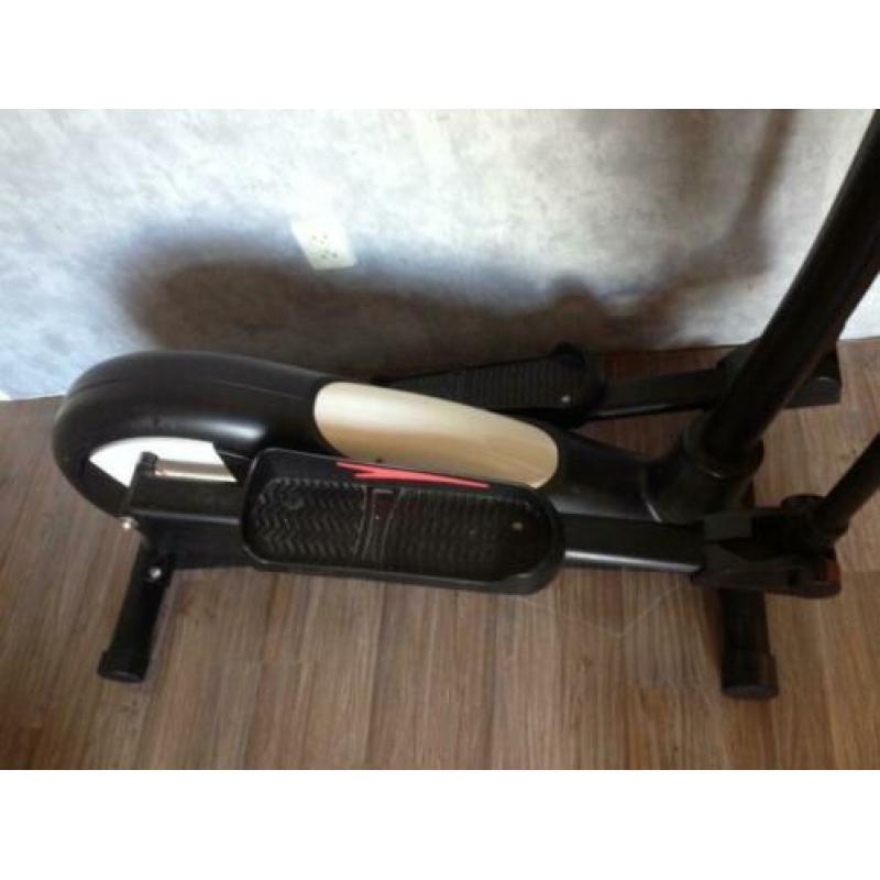 fitness equiment Cross-home trainer inmotion ZWART-WIT-ROOD