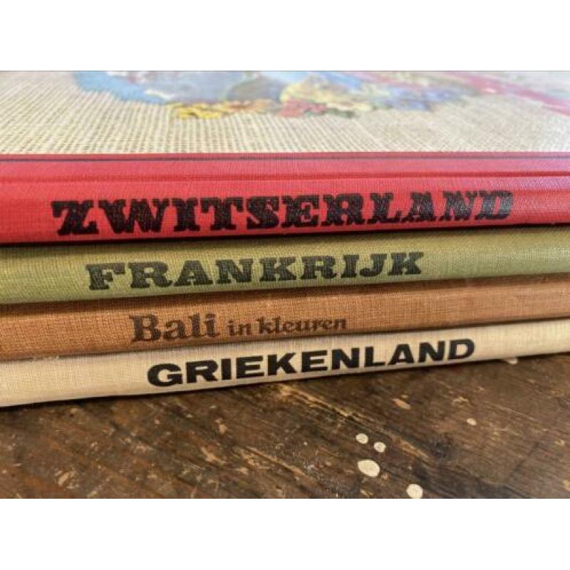 4x plaatjesalbum Douwe Egberts Bali, CH, Gr en Fr