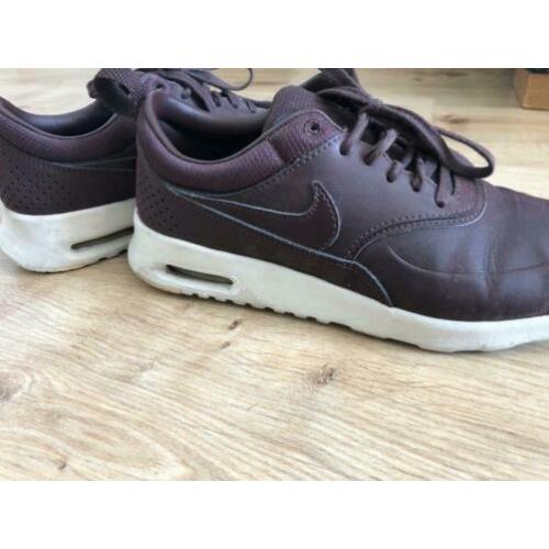 Nike Thea
