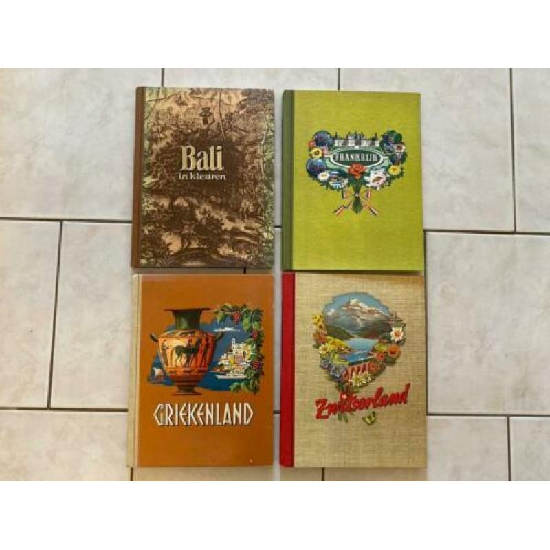4x plaatjesalbum Douwe Egberts Bali, CH, Gr en Fr