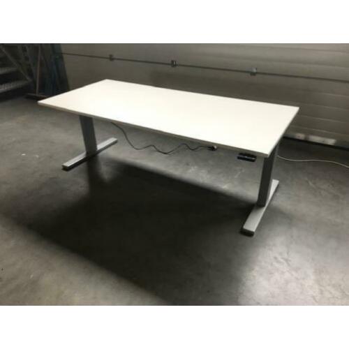 Elektrisch verstelbare zit/sta bureaus OG 180x80cm alu/wit
