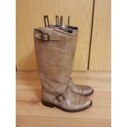 Sendra mt.37 hoge laarzen beige leer en lage zool