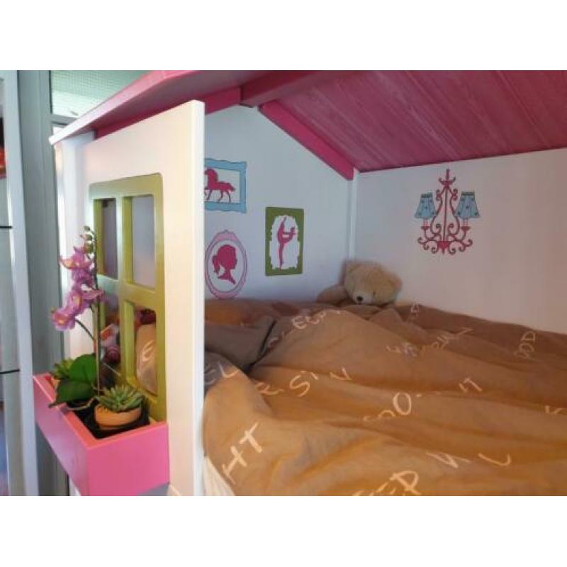 Unieke meiden speel-bed met opbergruimte