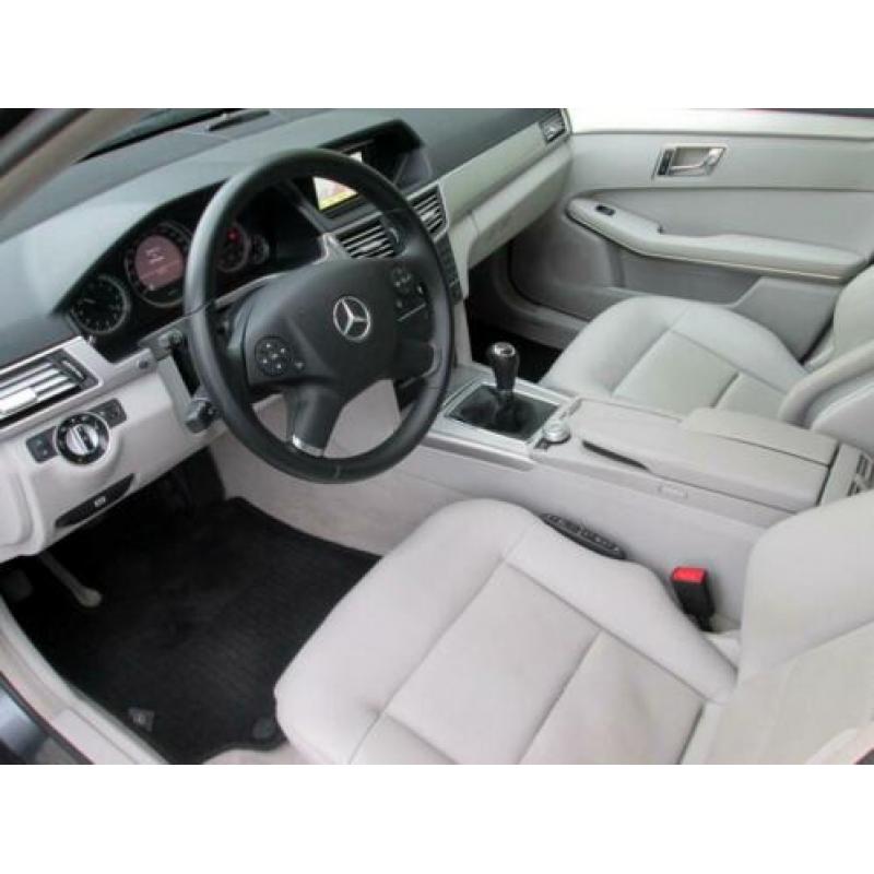 Mercedes E-klasse Estate E200 CDI NW MODEL LEER NAVI BJ 2010