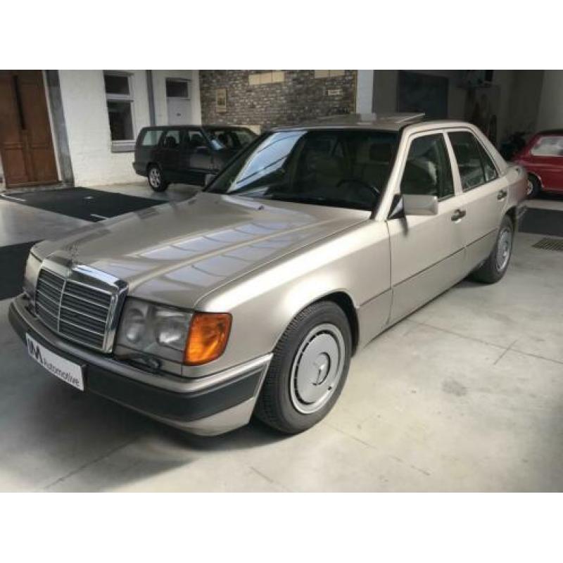 Mercedes-Benz 200-500 (W124) 260 E