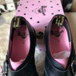 Dr Martens Lazy Oaf buckle creepers maat 43 zwart roze