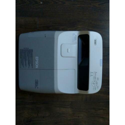 EB-460 ultra short throw beamer