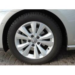 Volkswagen Golf 1.6 TDI Highline BlueMotion Navigatie Xenon/