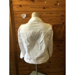 Kort wit blouse jasje van Betty Barclay, maat 38
