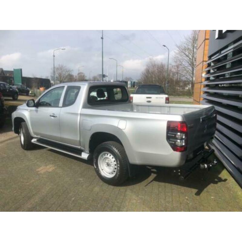 Mitsubishi L200 2.2 DI-D Club Cab Invite AIRCO/4WD /ELECTR P
