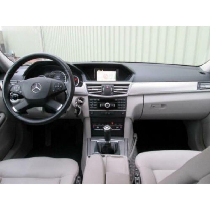 Mercedes E-klasse Estate E200 CDI NW MODEL LEER NAVI BJ 2010