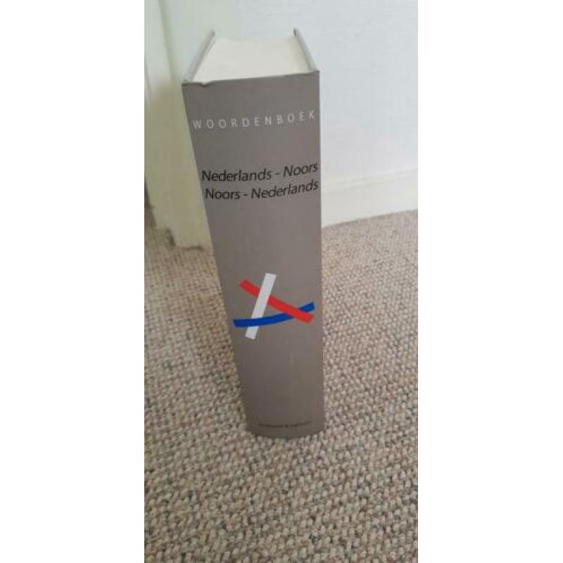 NOORSE studieboeken incl groot woordenboek