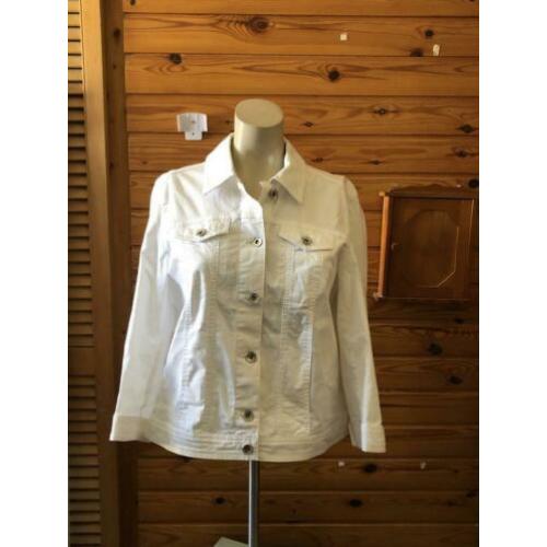 Kort wit blouse jasje van Betty Barclay, maat 38