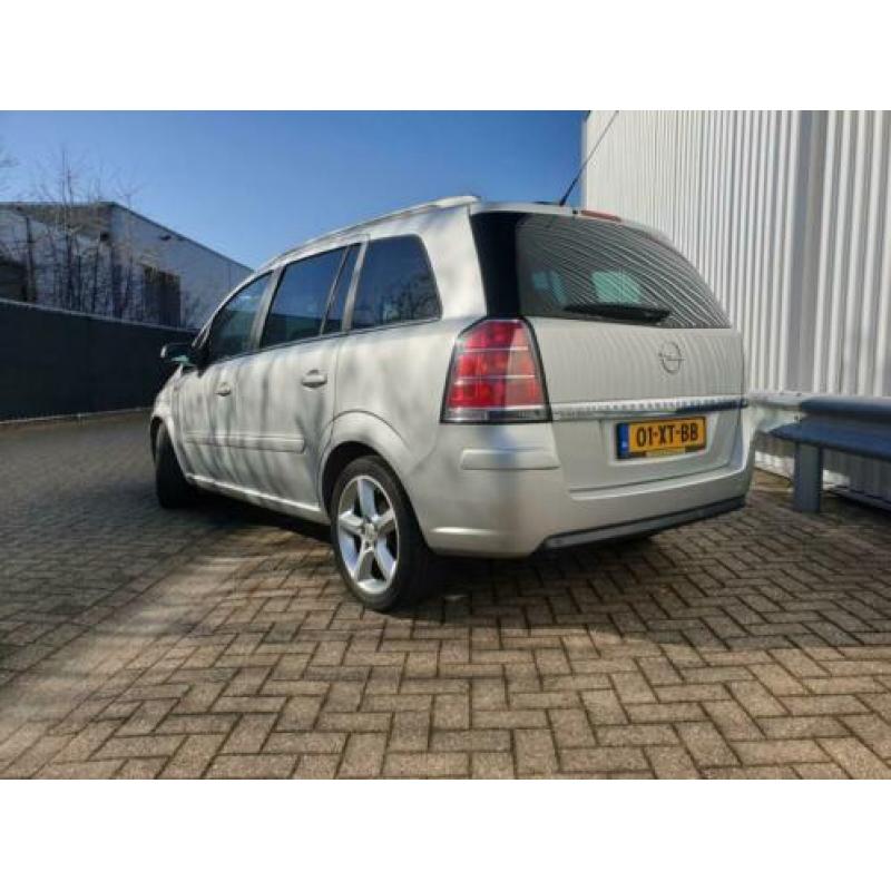 Opel Zafira 1.8 2007 // APK 03-2021 // 7 zitter // sunroof
