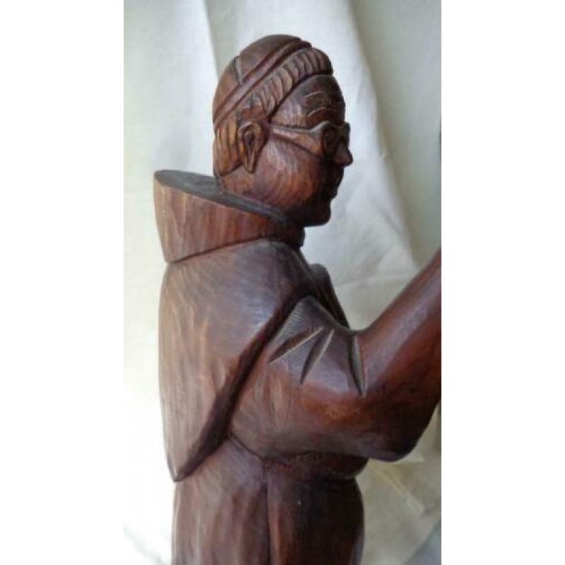 Hand gesneden houten monnnik