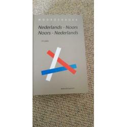 NOORSE studieboeken incl groot woordenboek