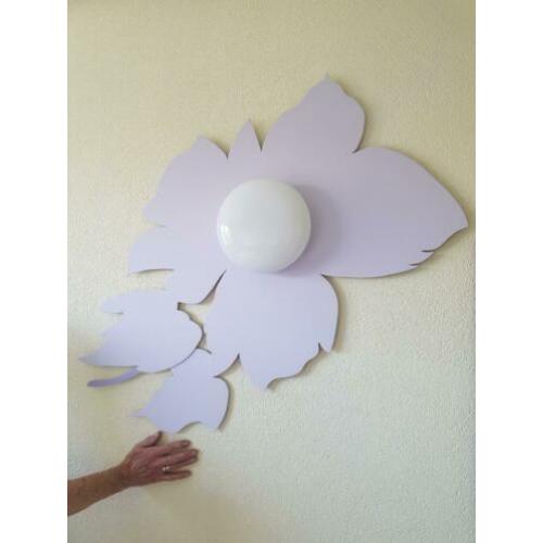 Plafond lamp lamp voor tegen de muur. Gratis