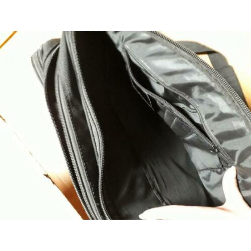 Grote complete laptop tas, zwart, veel vakken