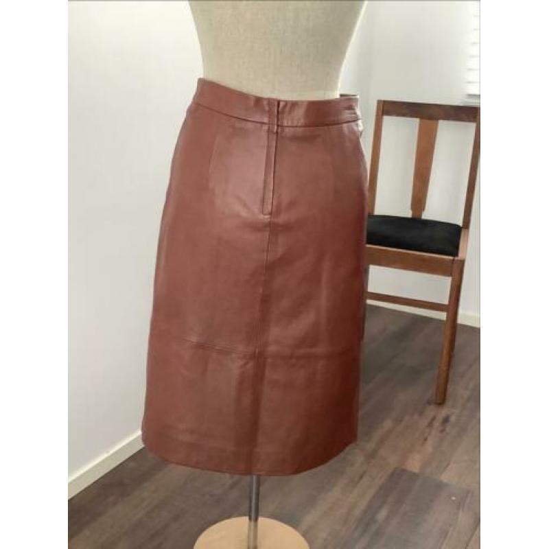 Essentiel lederen cognac kleurige rok. Mt 38