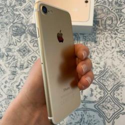 Iphone 7 Gold, 128GB + 4 hoesjes