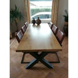 Robuuste eiken tafel 6 personen!