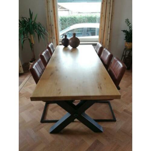 Robuuste eiken tafel 6 personen!
