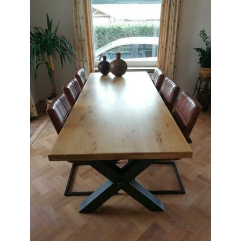 Robuuste eiken tafel 6 personen!