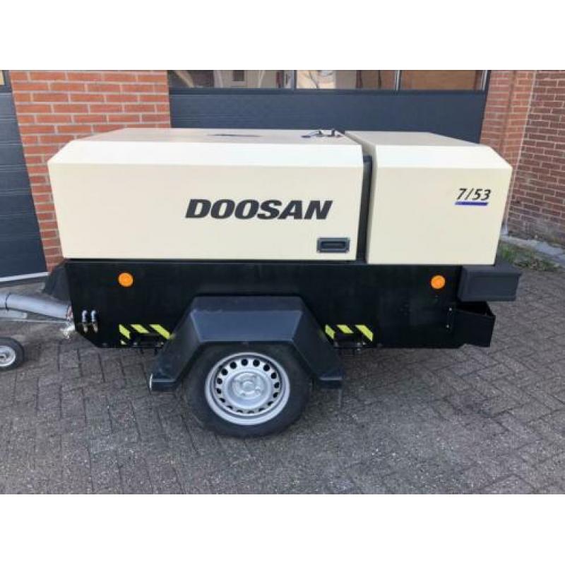 Doosan 7/53 compressor 5M3 2015 met 660 uur zeer net