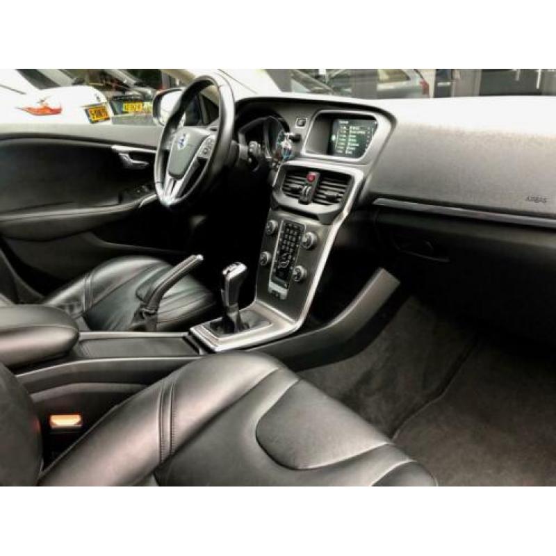 Volvo V40 GRATIS ACTIE! APRIL & MEI...2JAAR RENTEVRIJ LENEN!