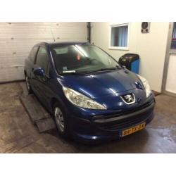 Peugeot 207 1.4-16V XR