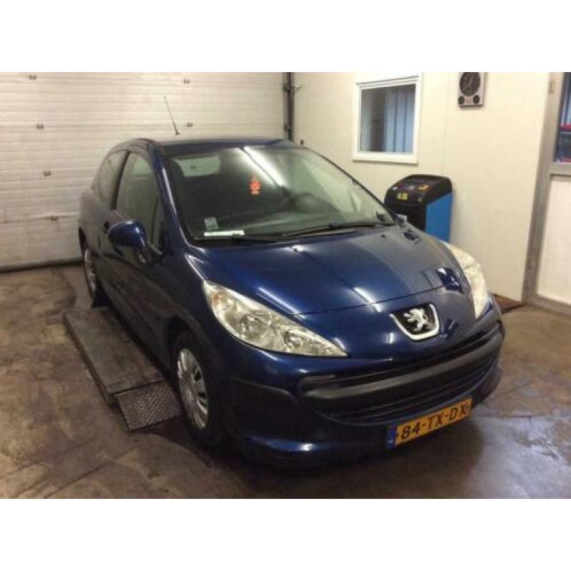 Peugeot 207 1.4-16V XR