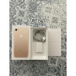 Iphone 7 Gold, 128GB + 4 hoesjes